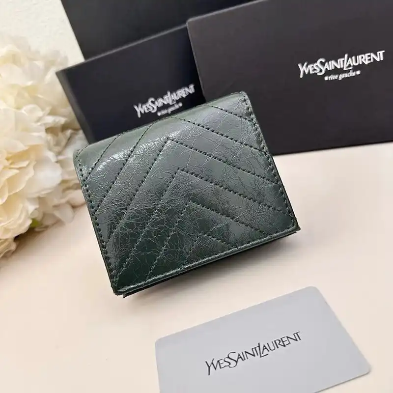 CHEAP Saint Laurent Small Cassandra Bifold Wallet In Crinkled Matelasse Leather Green 0203